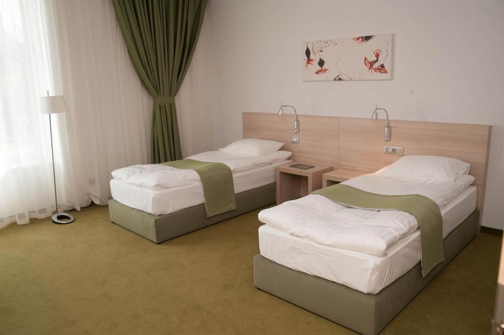 Hotel Armatti Брашов Екстериор снимка