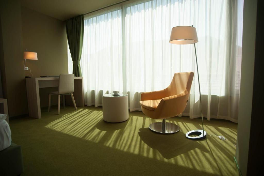 Hotel Armatti Брашов Екстериор снимка