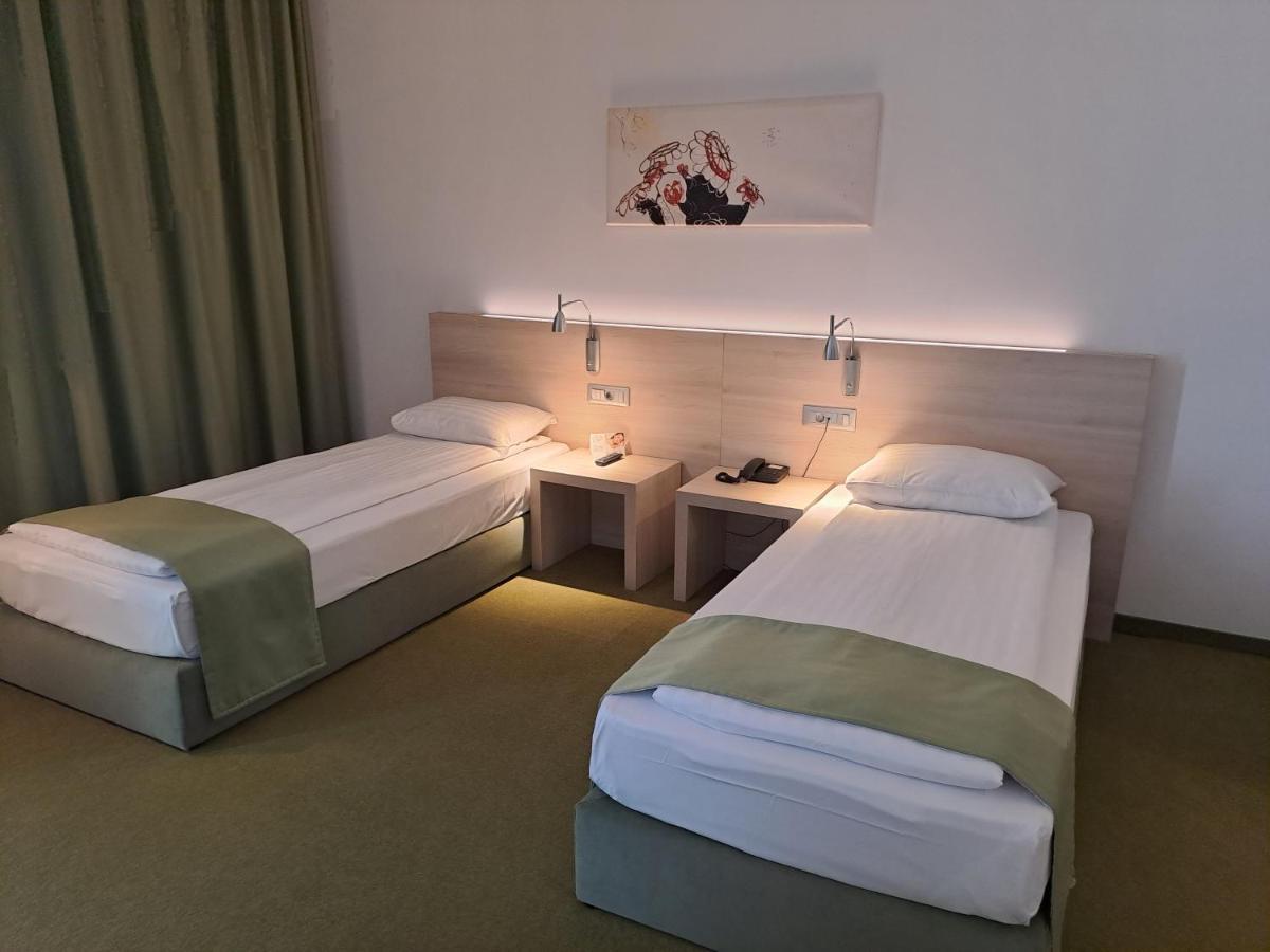 Hotel Armatti Брашов Екстериор снимка